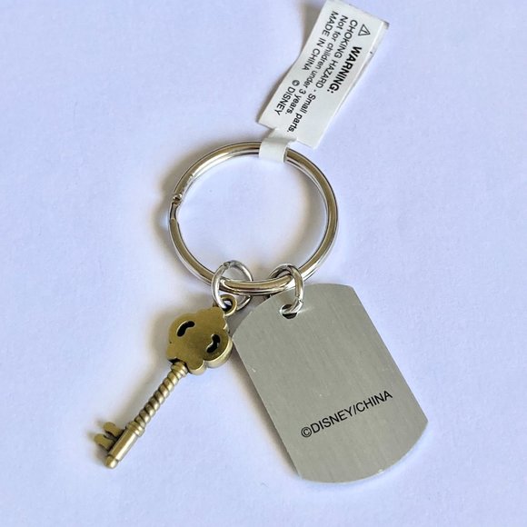 Vintage Disney Pirates of the Caribbean Keychain Keyring Charm Skull Crossbones - Picture 6 of 8